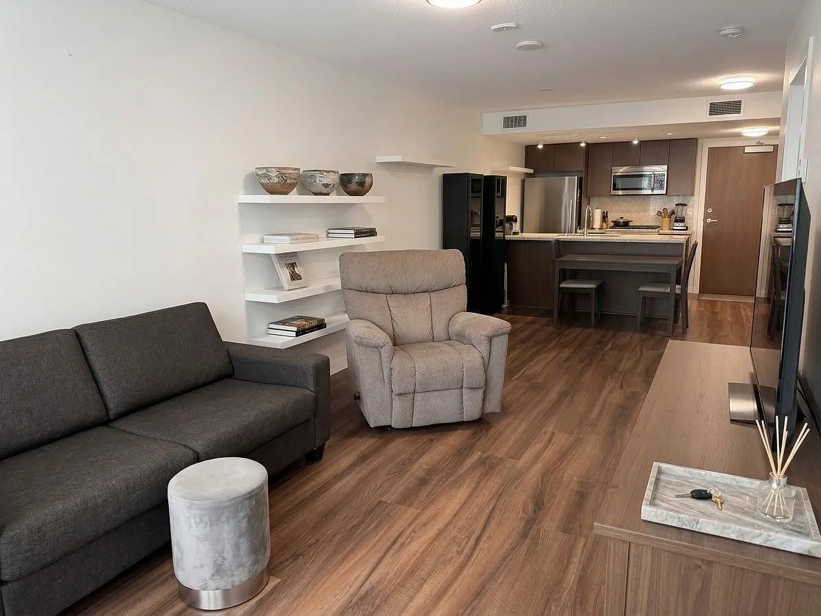 1 bed, 700 sqft, $2,350 — Photo 2