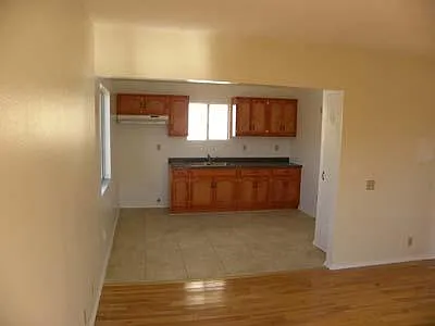 1910 S Shenandoah St — Photo 2