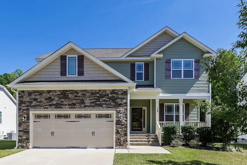 4 bed, 2.5 bath, 2626 sqft, $2,285 — Photo 1