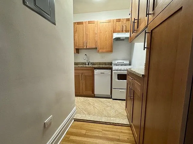 405 E 54th St #13C — Photo 7