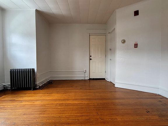 4th image of 1559 E Luzerne St Floor 1