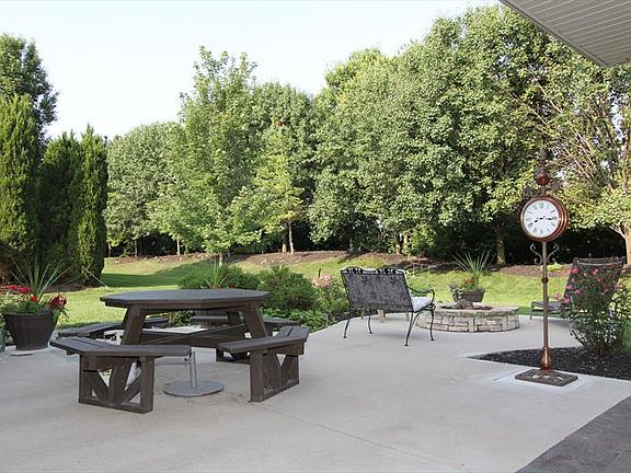 4th image of 6961 Larkspur Ln