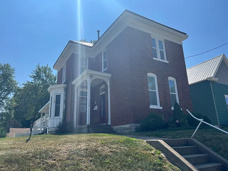 1326 Oak St — Photo 10