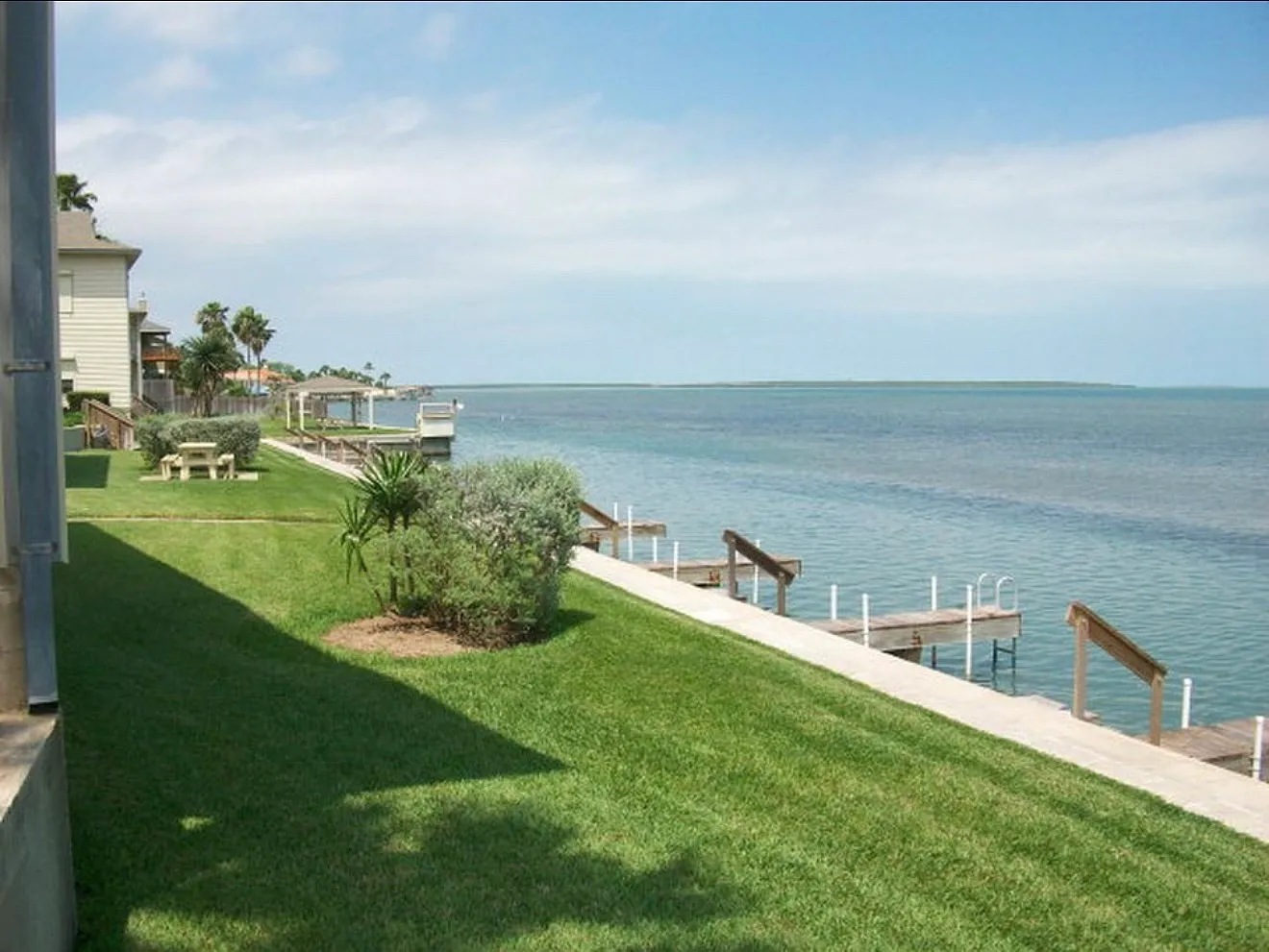 2 bed, 1114 sqft, $2,200 — Photo 2