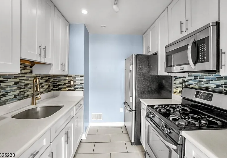 100 Callahan Ct — Photo 15
