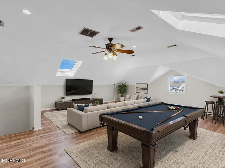 101 Clearwater Dr — Photo 4
