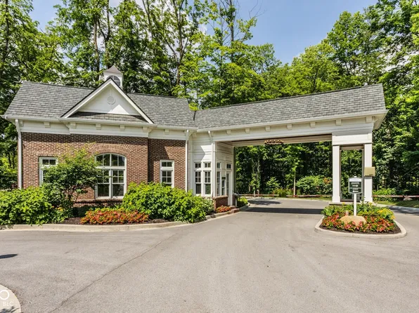 10470 Somerford Rdg, Zionsville, IN 46077