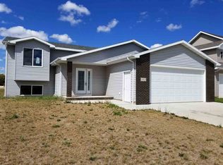 3413 8th St NE, Minot, ND 58703