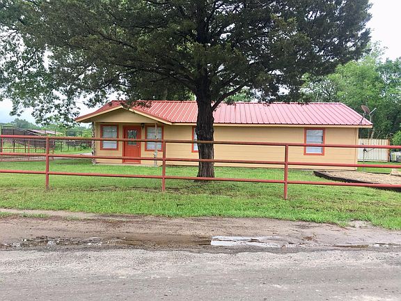 2nd image of 1404 Vz County Road 1712