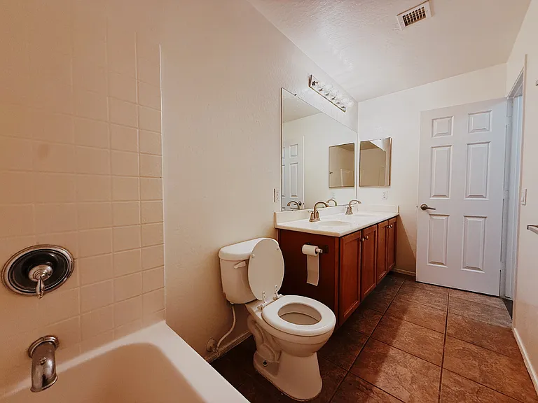 906 S 118th Ln — Photo 29