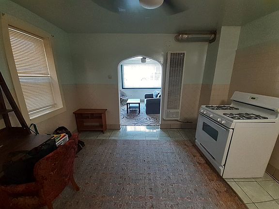 3rd image of 3251 S Carpenter St #1F