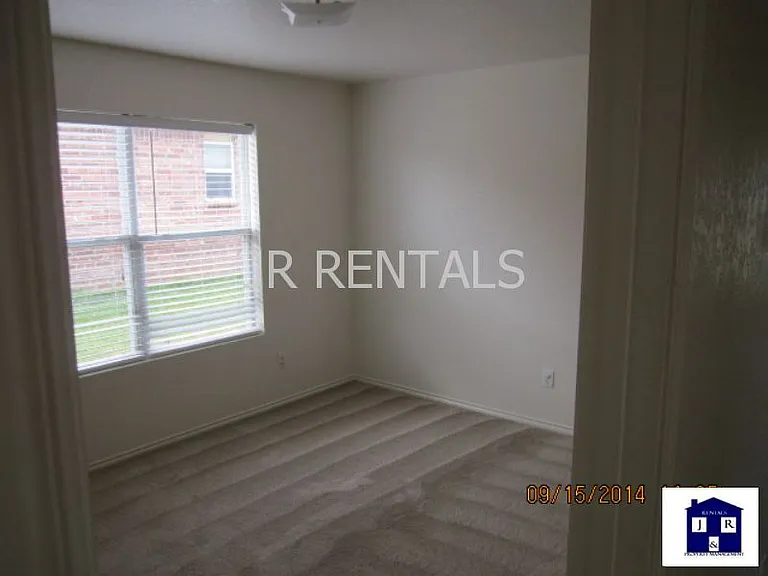 3909 Deputy Dr — Photo 11