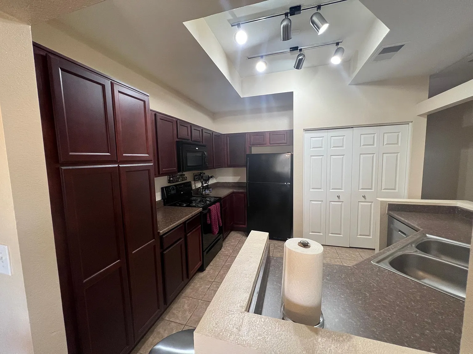 1331 W Baseline Rd — Photo 4