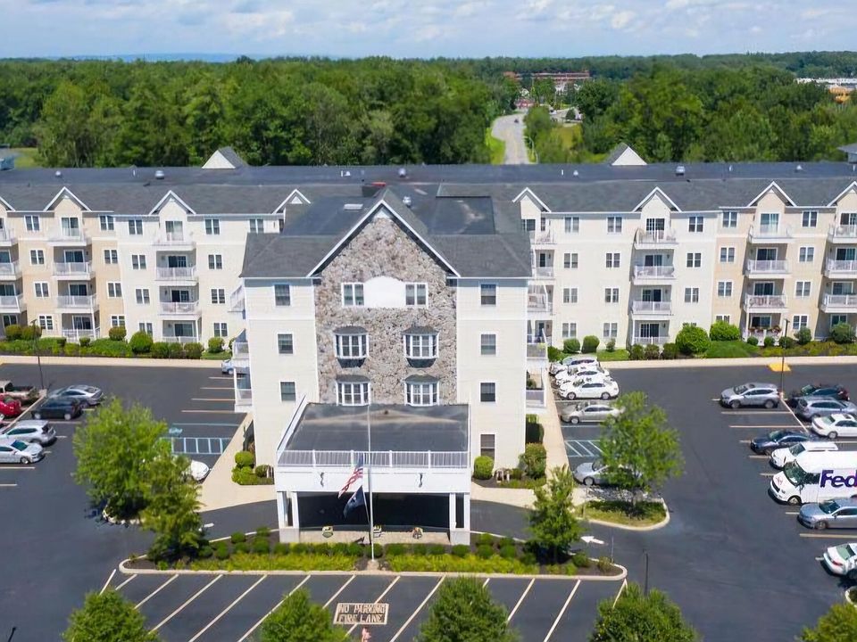 1st image of 8 Wall St APT 423