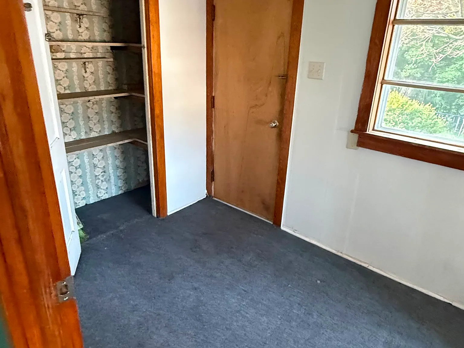 4 bed, 1.5 bath, 1250 sqft, $1,300 — Photo 3