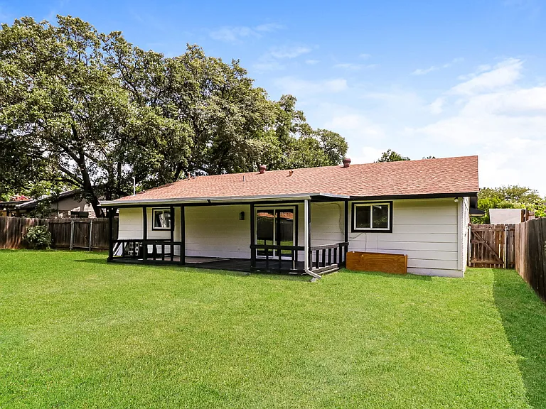 2309 Southern Oaks Dr — Photo 15