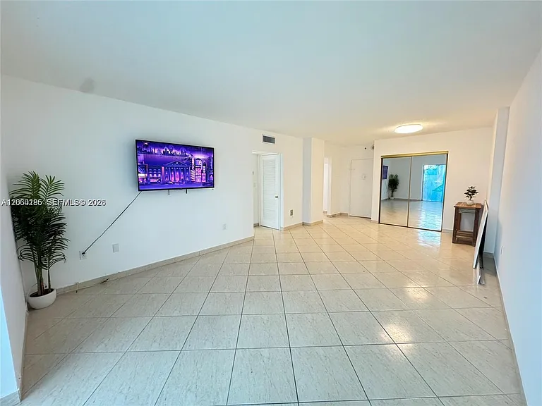 400 Kings Point Dr #320 — Photo 11