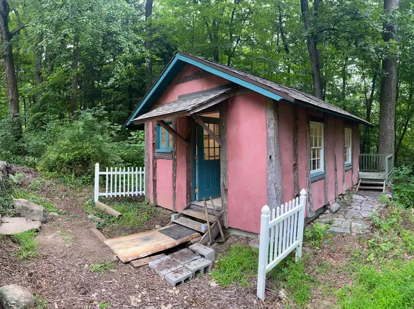 37 Orchard Dr, Redding, CT 06896