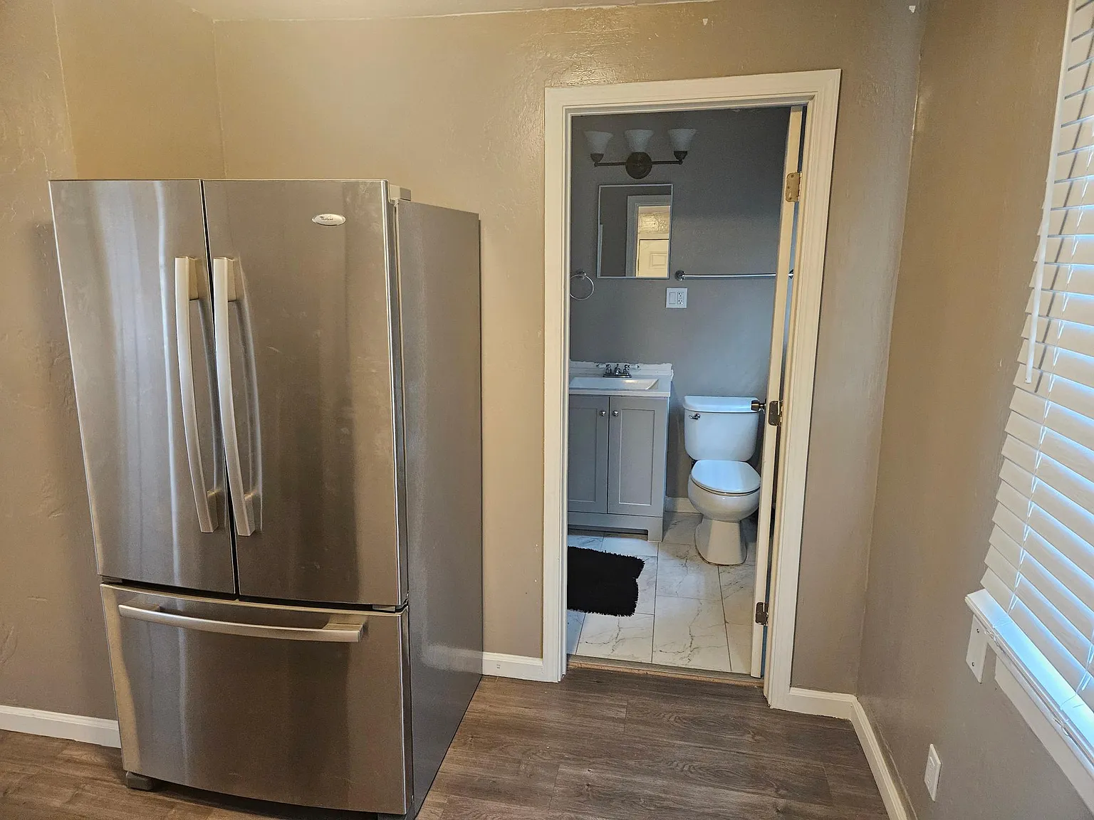 2 bed, 550 sqft, $1,300 — Photo 3