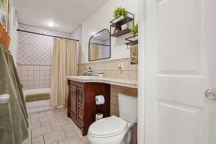 4551 Narragansett Ave — Photo 20