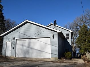 180 Howard Ct, Fox Lake, IL 60020