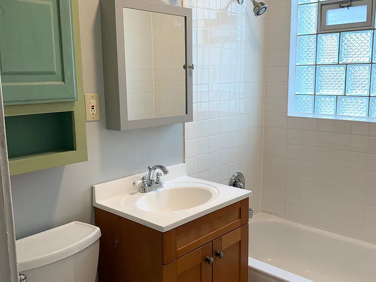 624 Elgin Ave — Photo 7