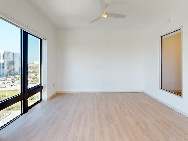 101 N Meridian — Photo 109