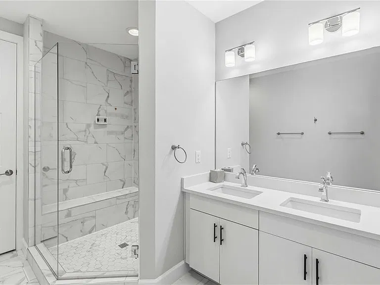 1332 W Gray St #5 — Photo 12
