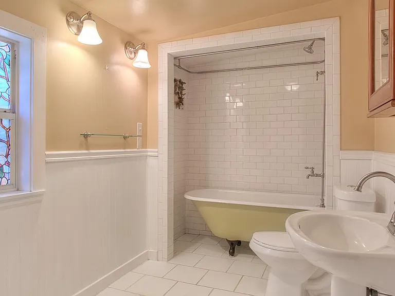 626 N Corona St — Photo 4