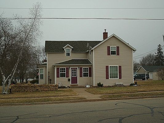 1st image of 522 5th St SE