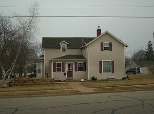 522 5th St SE, Dyersville, IA 52040