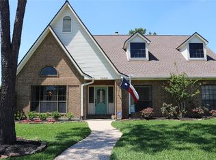 1204 White Wing Cir, Friendswood, TX 77546