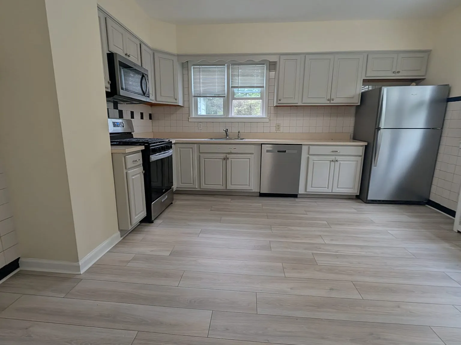 2 bed, $2,950 — Photo 3