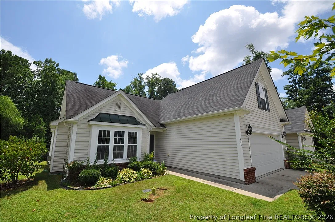 4 bed, 2.0 bath, 1876 sqft, $1,995 — Photo 1