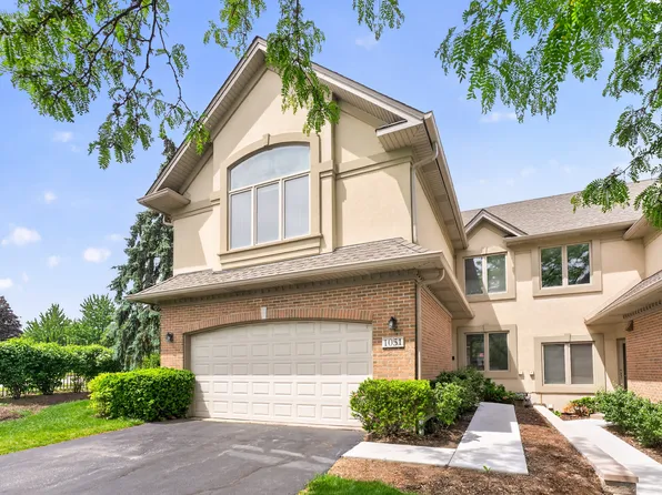 1051 W Sutton Ct, Palatine, IL 60067
