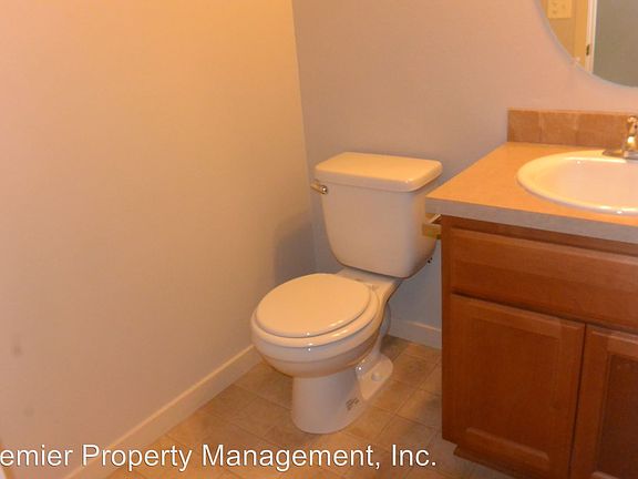5th image of 3312 NE 43rd Pl