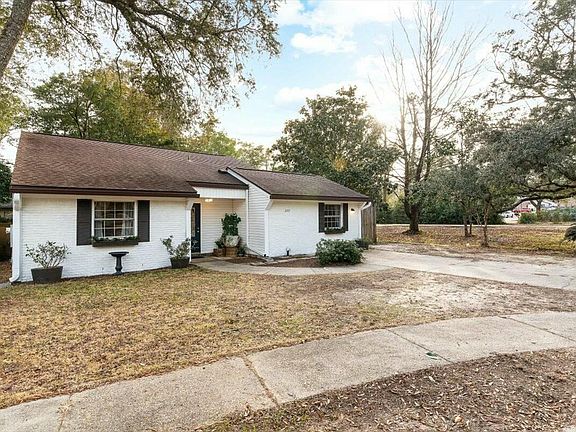 2nd image of 200 Sweetgum Ct