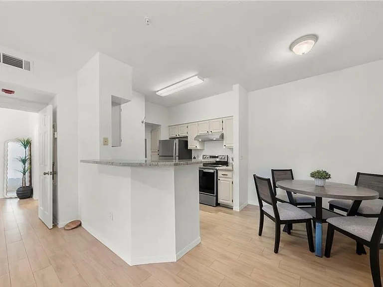 23500 Walden Center Dr #206 — Photo 9