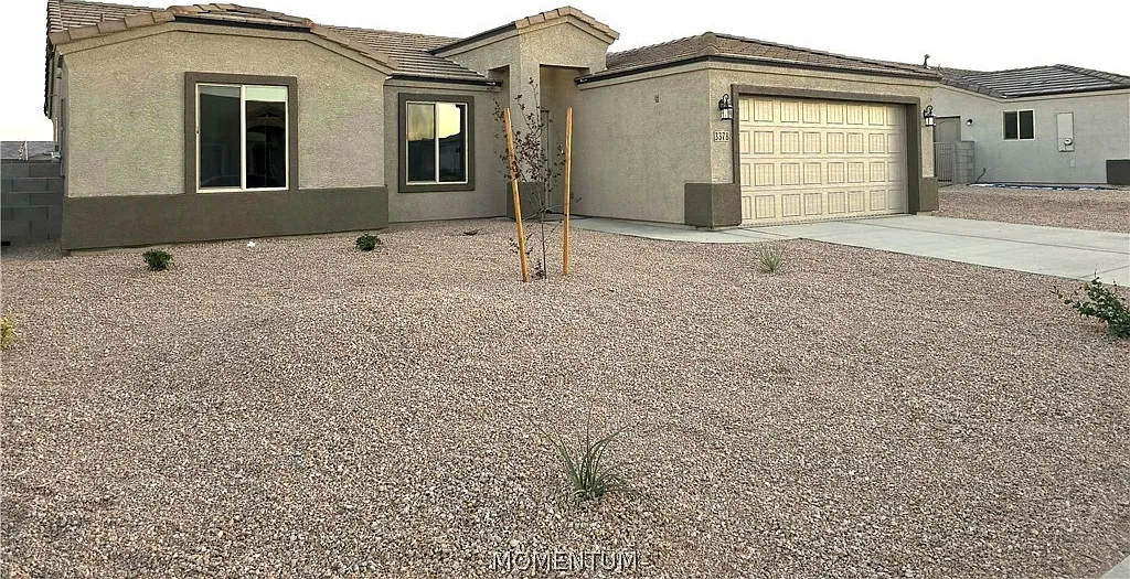 4 bed, 2.0 bath, 1416 sqft, $1,800 — Photo 2