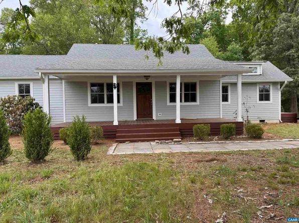 9702 Hatton Ferry Rd, Scottsville, VA 24590