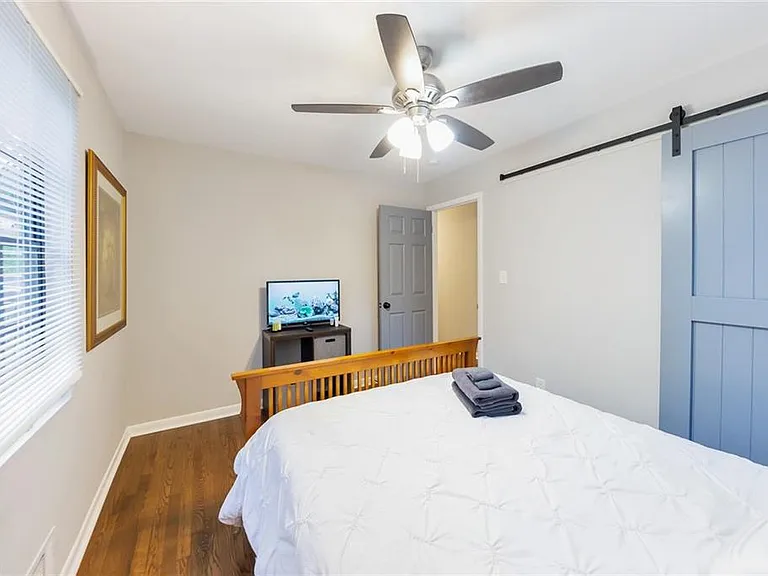 3390 Creek Valley Dr SE — Photo 20