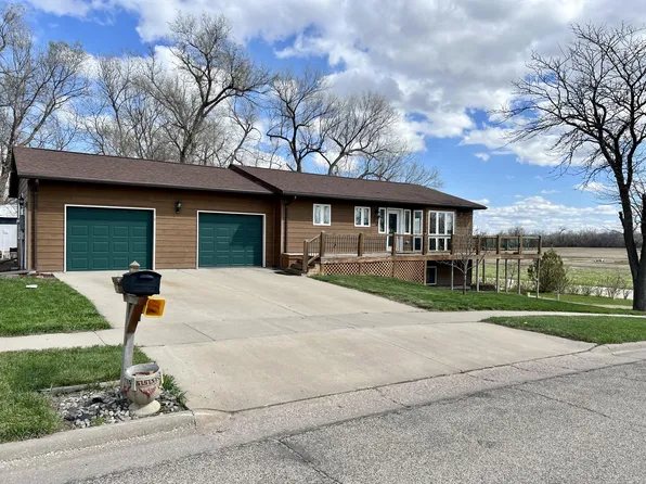 726 S Harrison Ave, Pierre, SD 57501