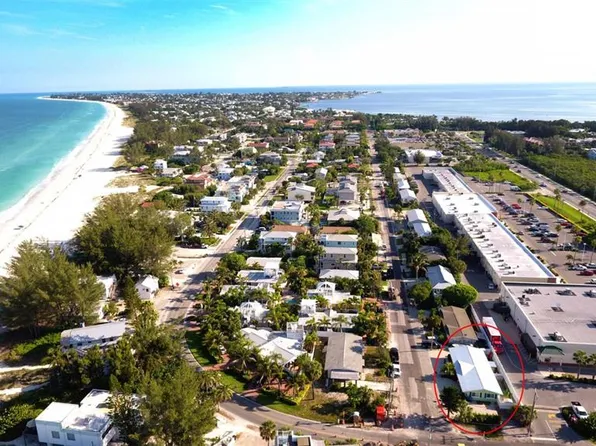 3201 6th Ave, Holmes Beach, FL 34217