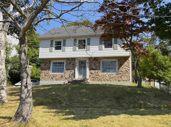 615 Kings Rd, Sydney, NS B1S 1B8