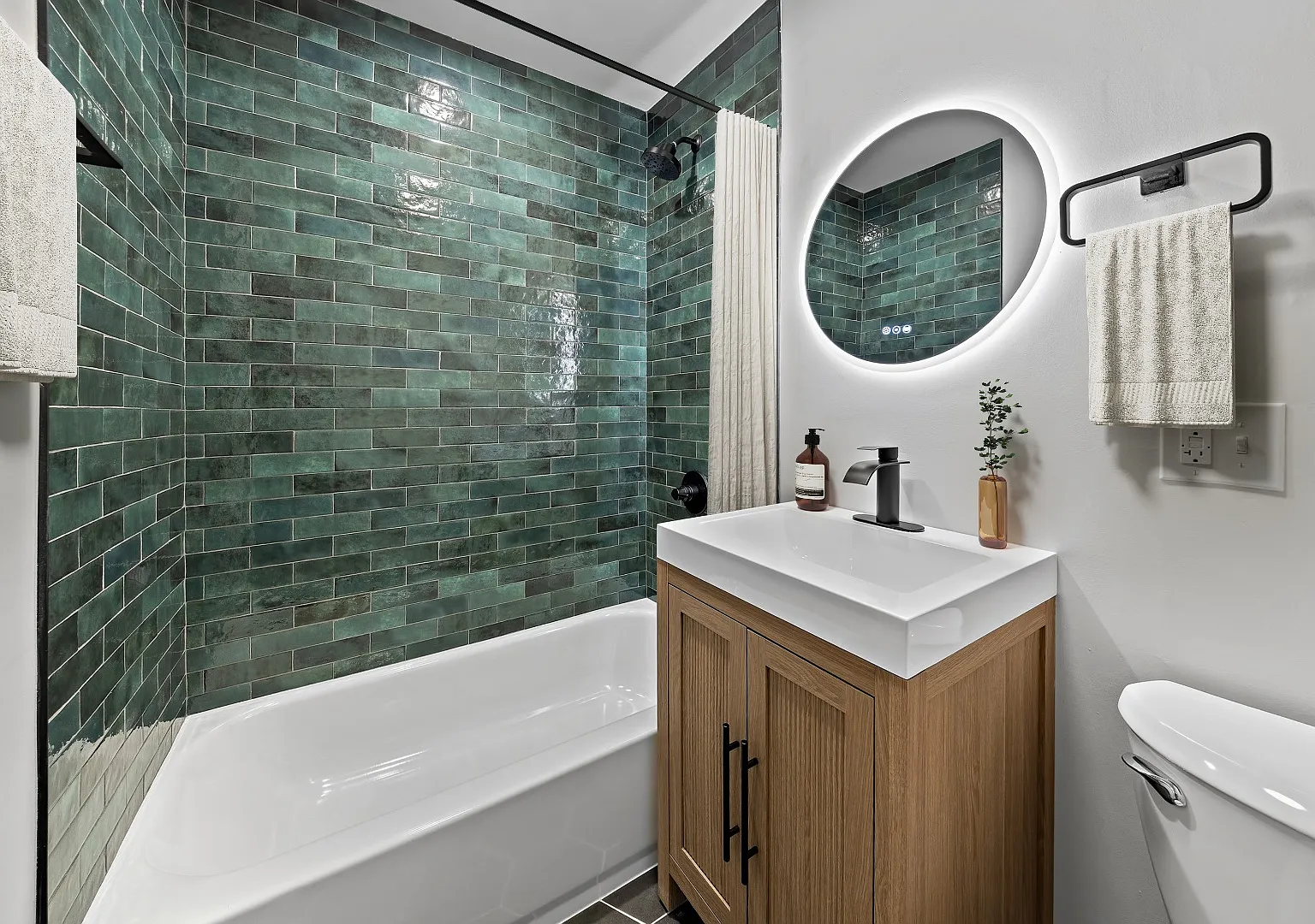 Now Leasing - Renovated 2 Bedroom Apartments — Photo 4