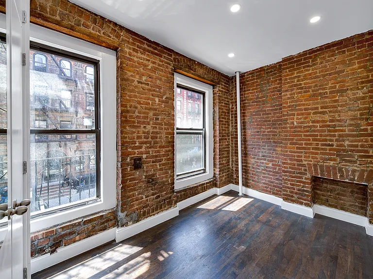 333 E 13th St #7 — Photo 5