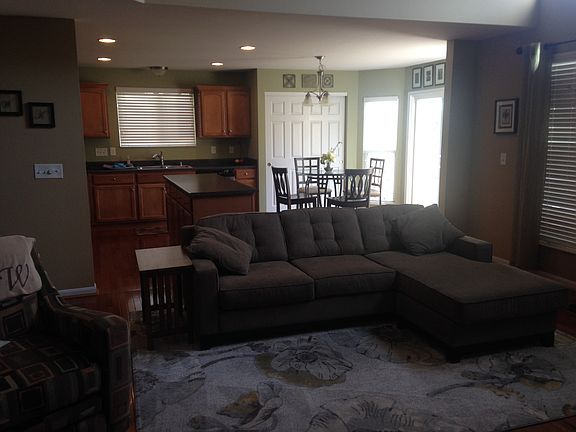 5th image of 28 Southwood Dr