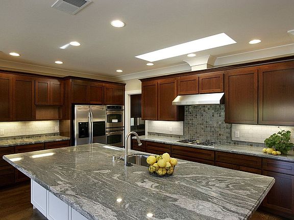 Kitchen Picture 2