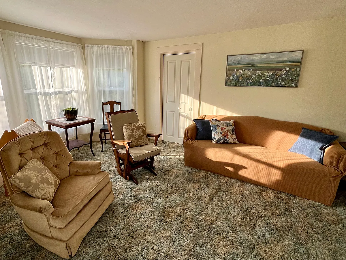 Living room - 89 Patterson Rd