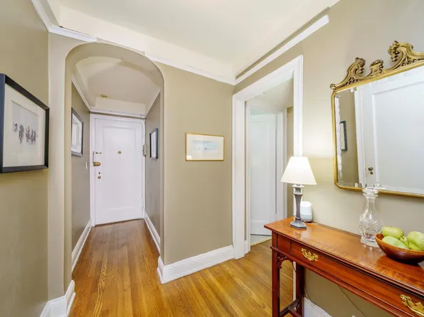 433 East 51st Street image 1 of 5